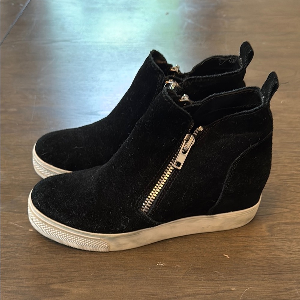 Steve Madden Wedgie side zip sneakers